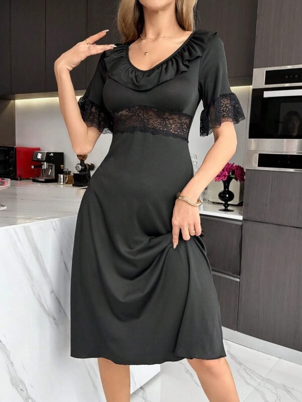 Sexy nightdress with lace inserts and flounces V-neck -