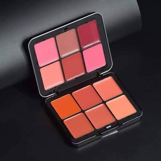 CARLA SECRET CREAM BLUSH PALETTE. -